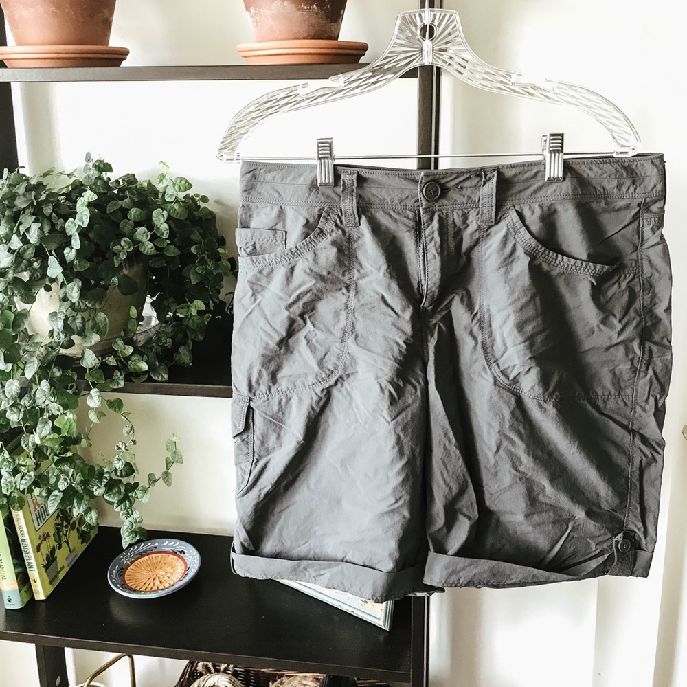 Mountain hardwear hiking shorts